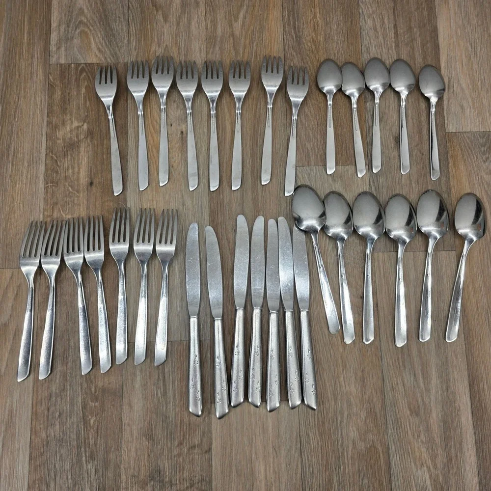 Vintage International Stainless Polaris 33 pc Flatware Set Starburst MCM Floral